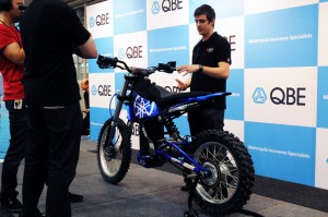 Dean Benstead’s Yamaha Motorbike Runs on Compressed Air, Competes With Battery-Powered Ones