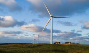 UK green energy projects fall by wayside in dash for gas