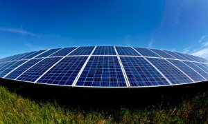 Solar power boom put at risk by rigid caps on budget, says industry